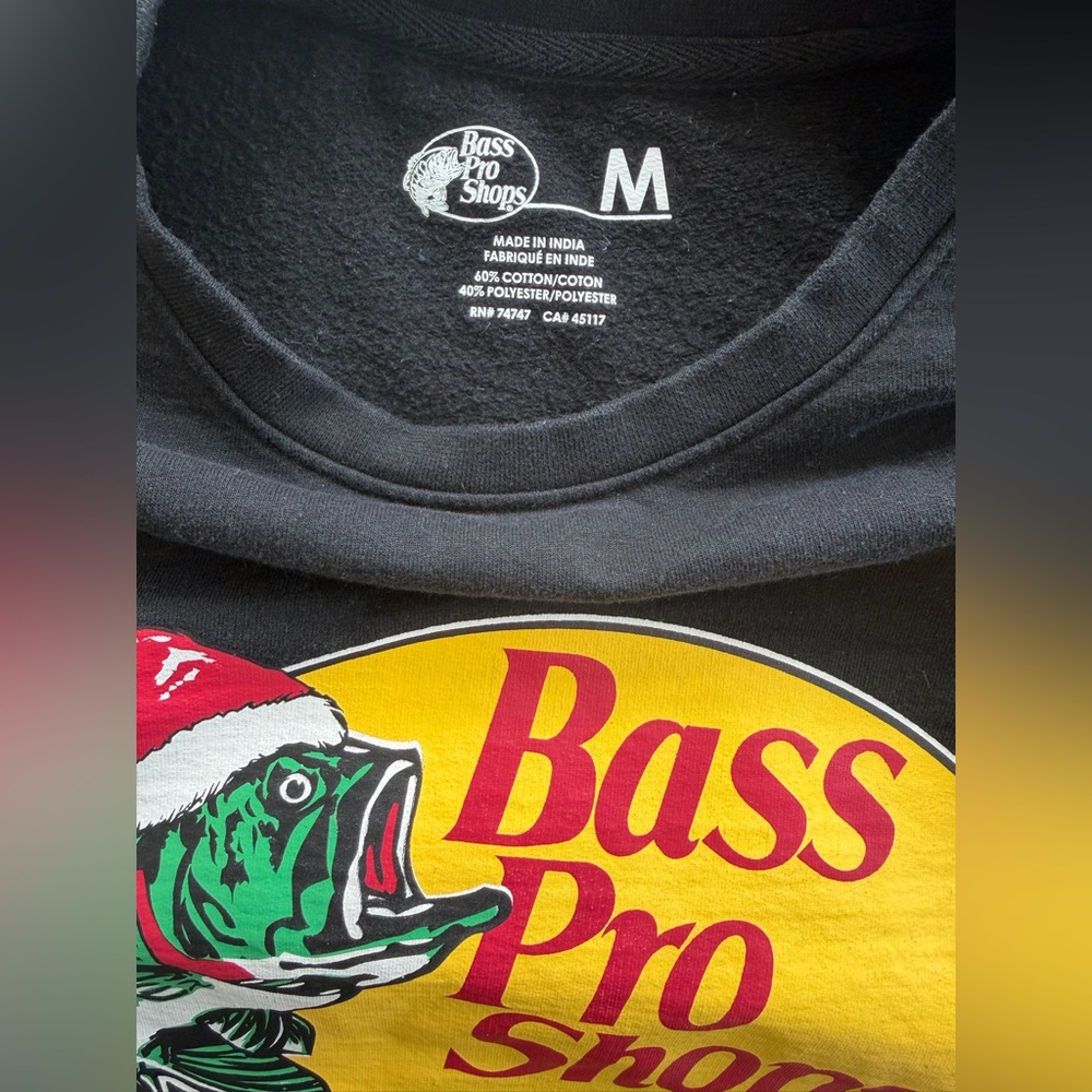 Bass Pro Shops Santa Bass Christmas Sweatshirt Adult Medium Black Holiday Top - Picture 3 of 5